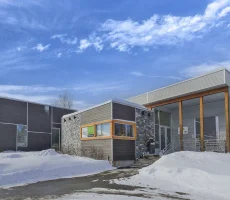 1_01Magnus-Poirier-Les-Sentiers-exterieur