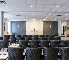 8_04Magnus-Poirier-PIE-IX-Salon1