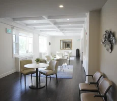 9_05Magnus-Poirier-Dar-al-imane-lounge_2-1